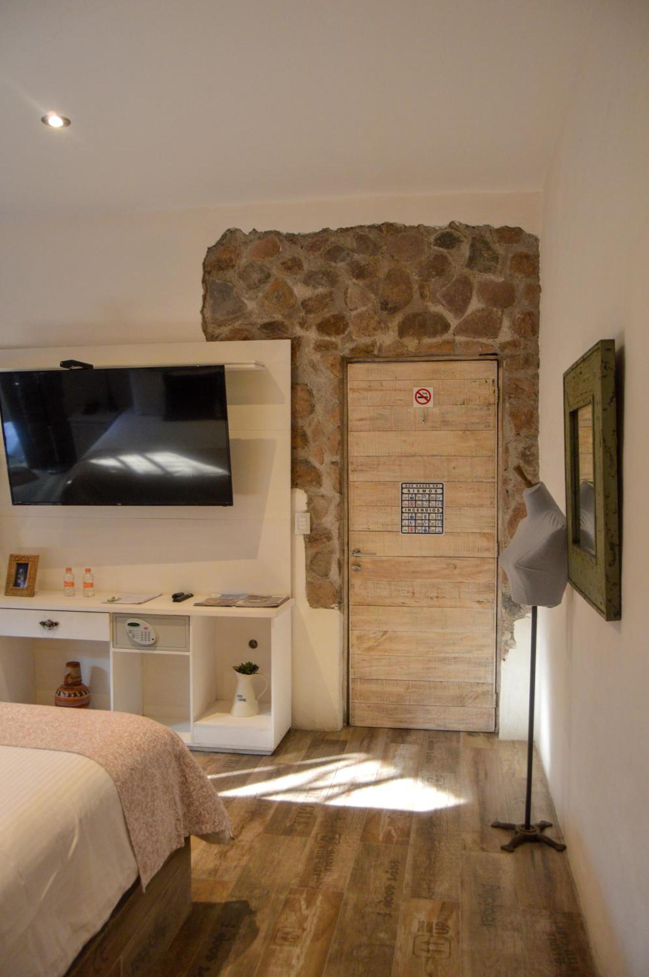 Hotel De Piedra Бернал Екстериор снимка
